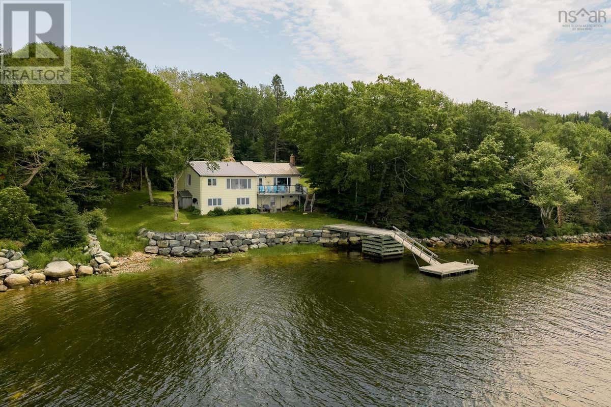 340 EAST PETPESWICK ROAD