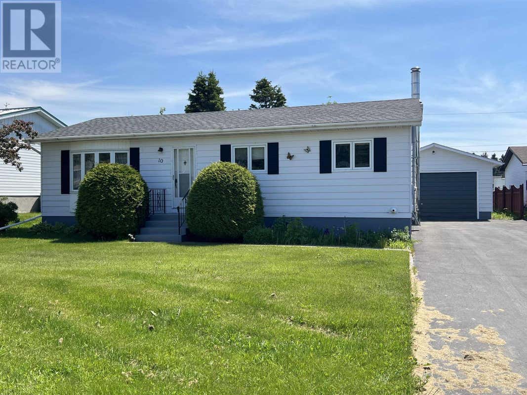10 LLOYD IRWIN ST