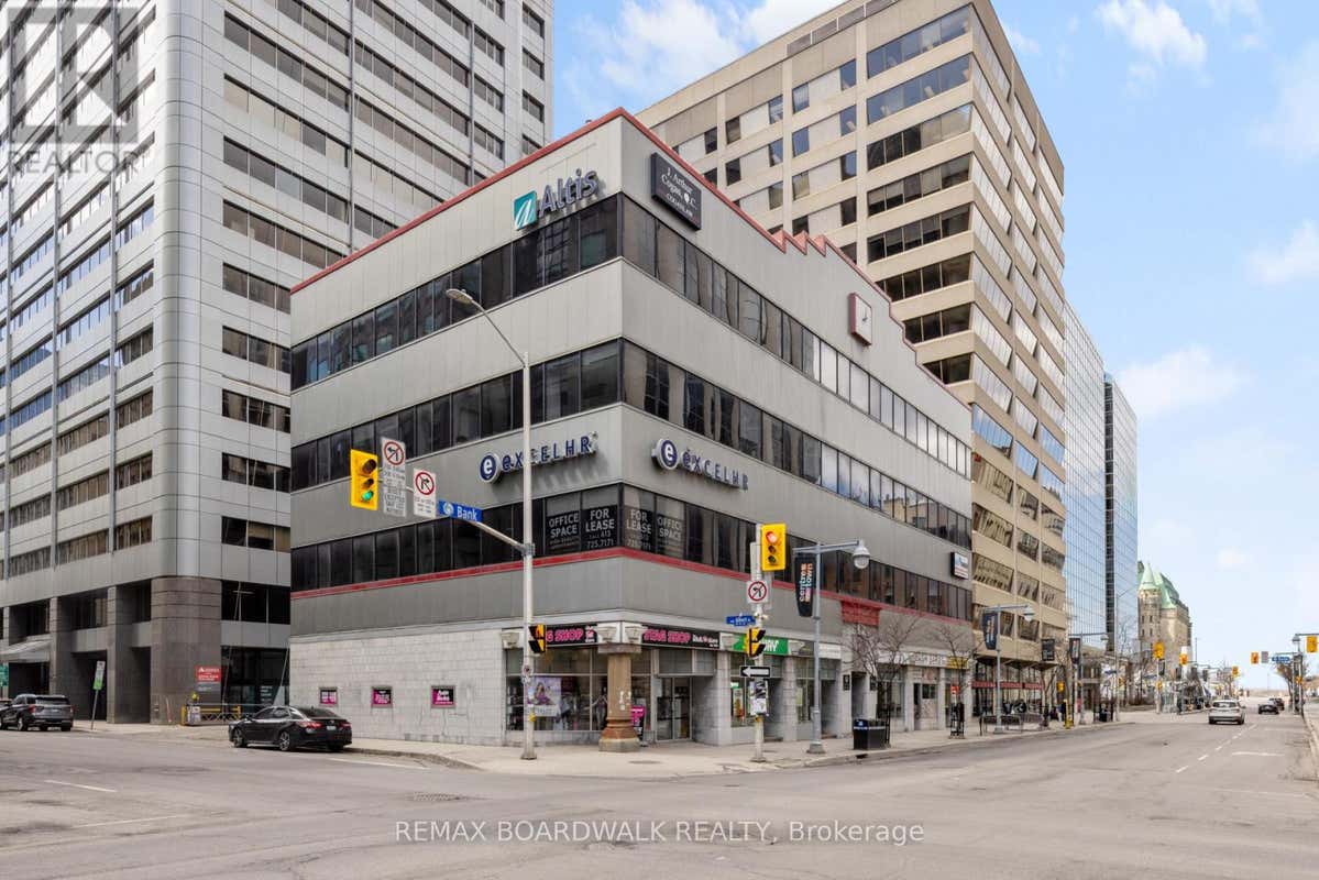 3 - 102 BANK STREET