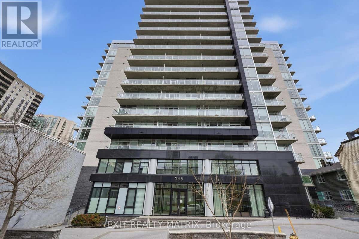 513 - 255 BAY STREET