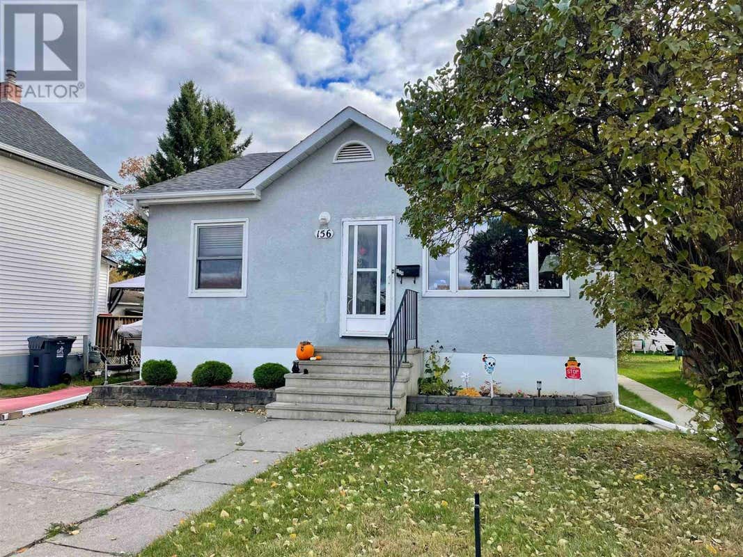 156 Brock ST, Thunder Bay, ON P7E4H2 House For Sale RE/MAX TB243334