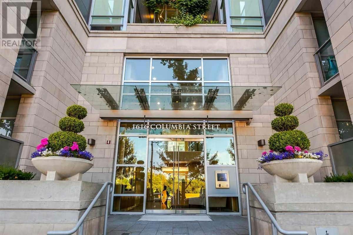 807 1616 COLUMBIA St  