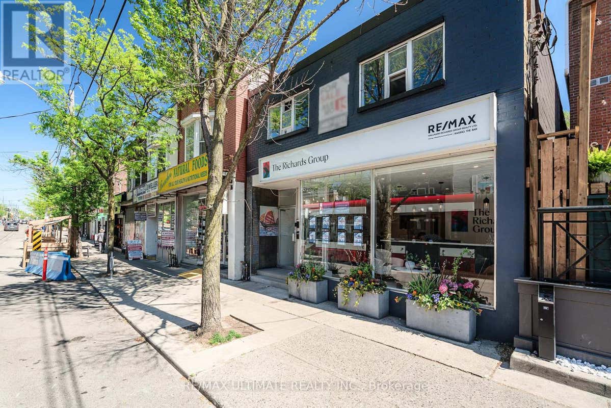 1945 QUEEN STREET E