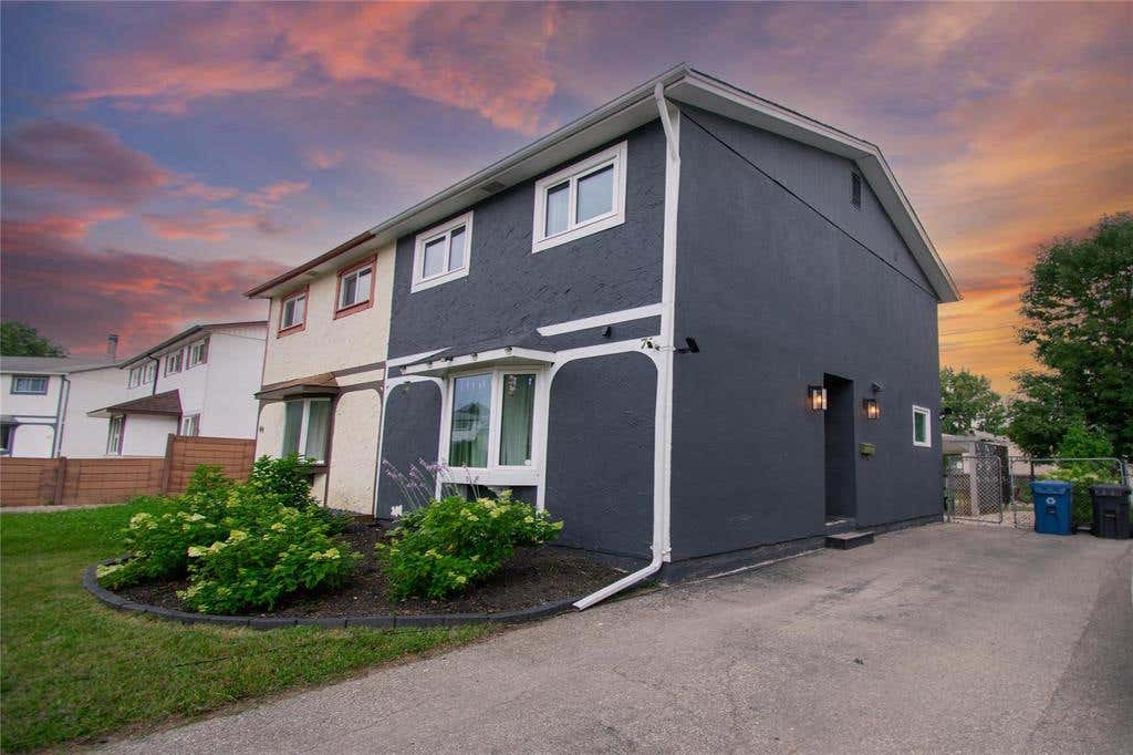 71 MANFORD CLOSE