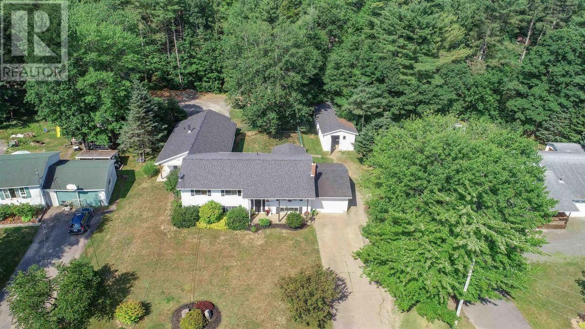 1353 PINECREST DRIVE