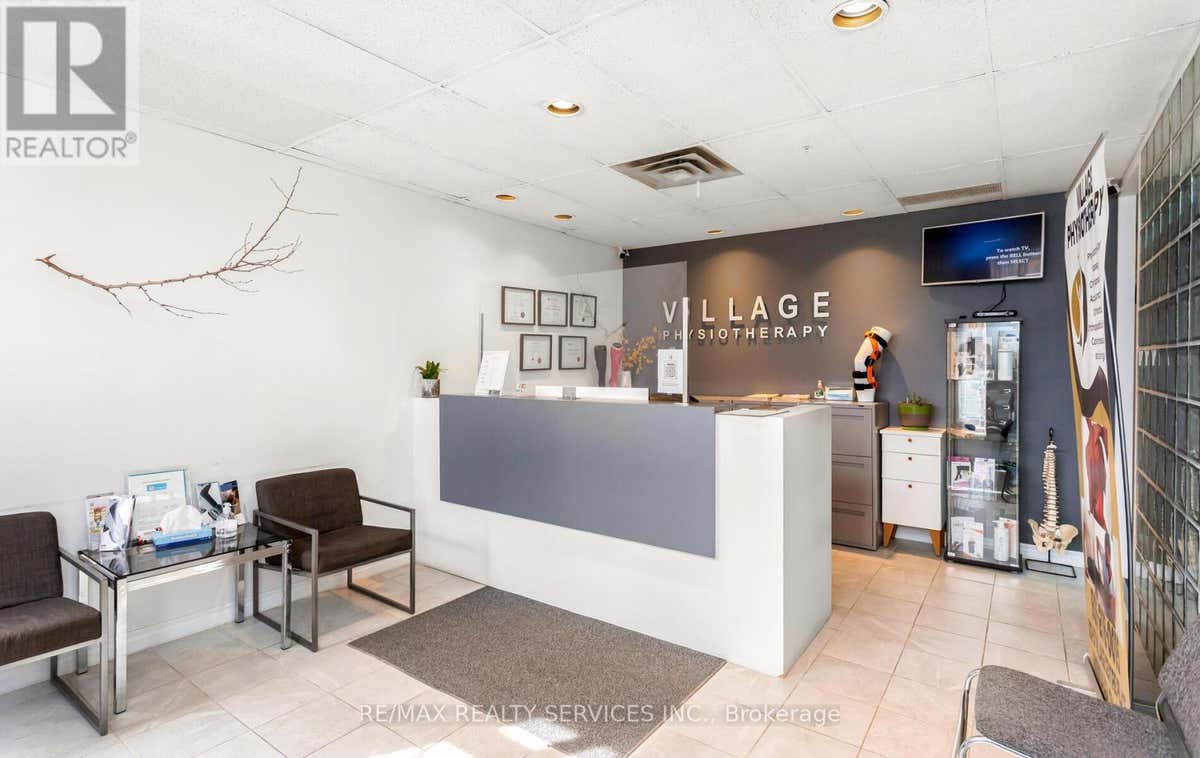 #100 - 57 VILLAGE CENTRE PLACE