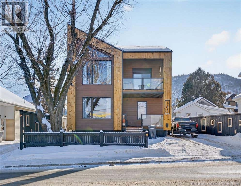 182 ROSEBERRY STREET
