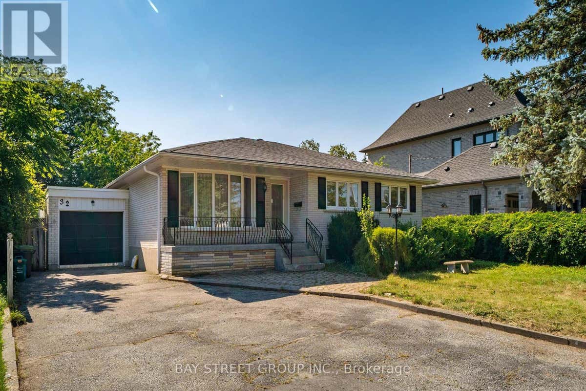 32 ALANADALE AVENUE
