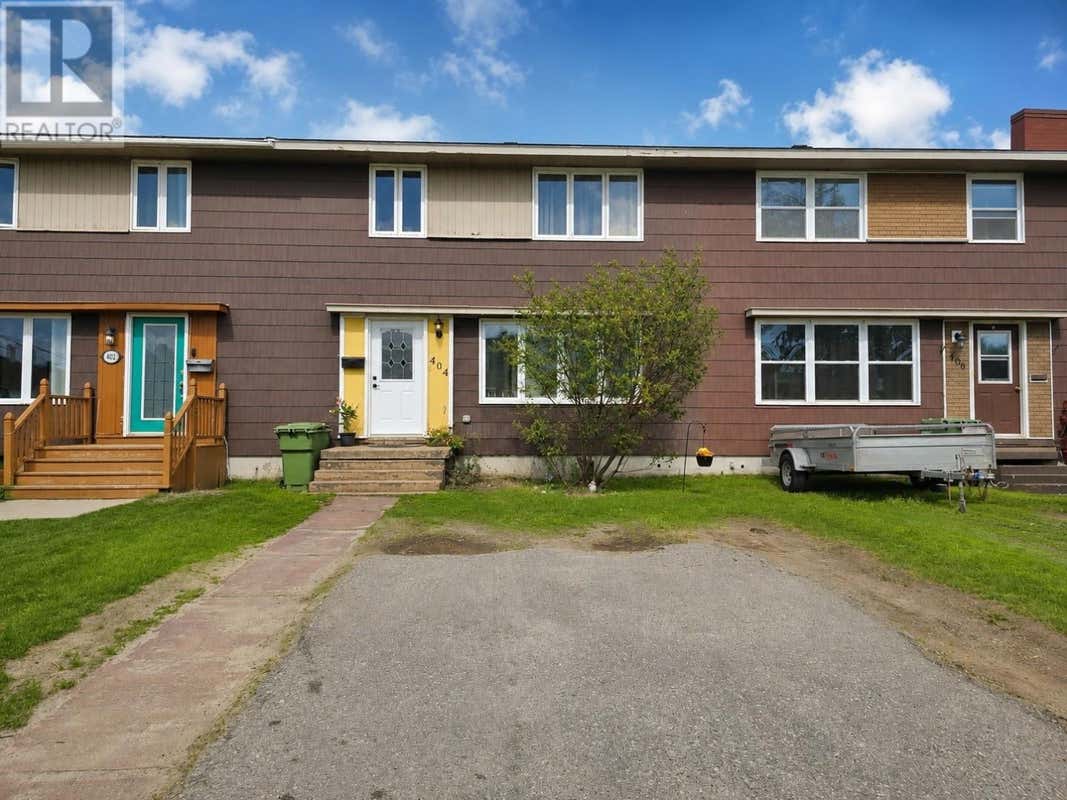 404 GRENFELL CRESCENT