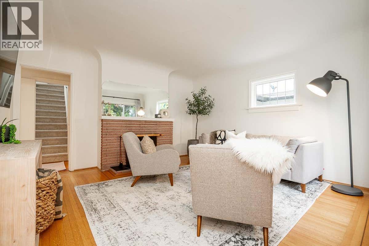 134 W 40TH AVENUE
