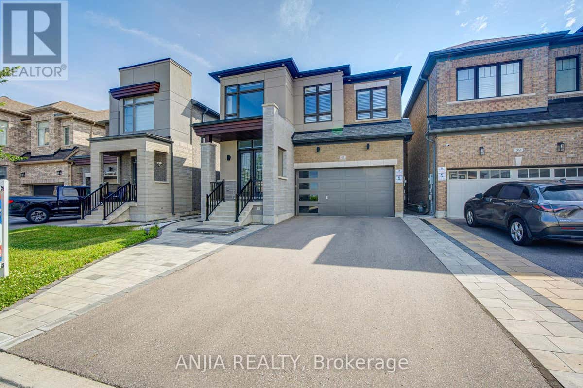 63 SUTTONRAIL WAY