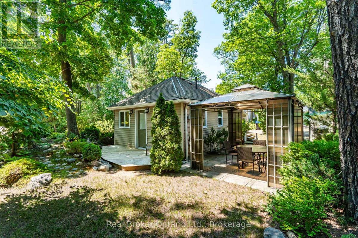 224 TINY BEACHES ROAD S ROAD