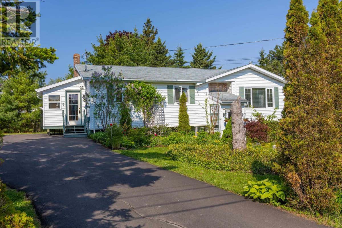 19 MARJORIE CRESCENT