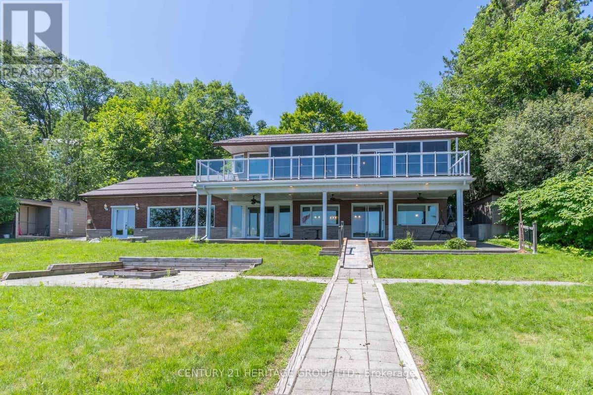 405 CHAMPLAIN ROAD