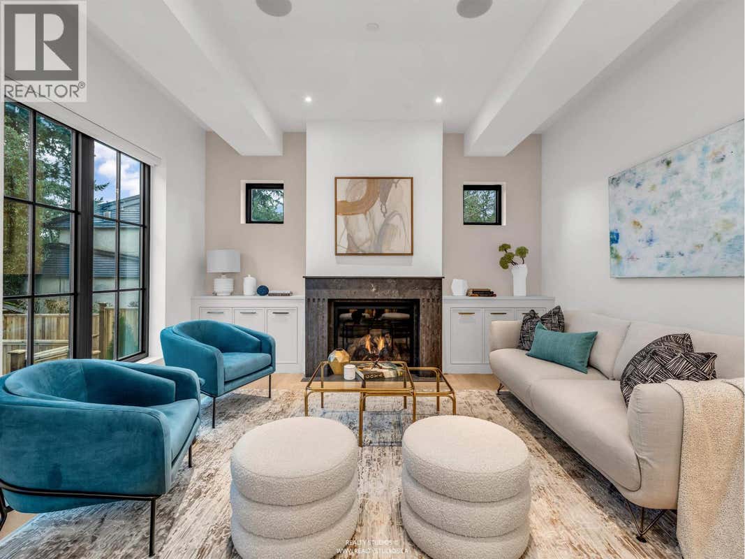 4090 MAPLE CRESCENT