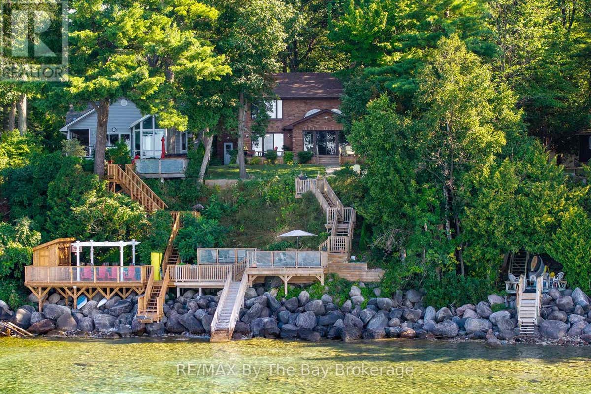 38 WILLOW DRIVE