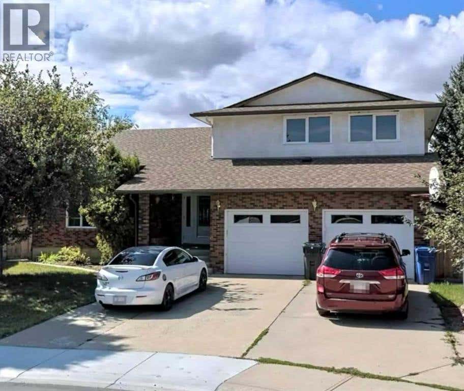 111 TEMPLE CRESCENT W