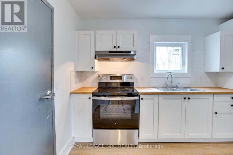 6 - 316 ELMWOOD AVENUE