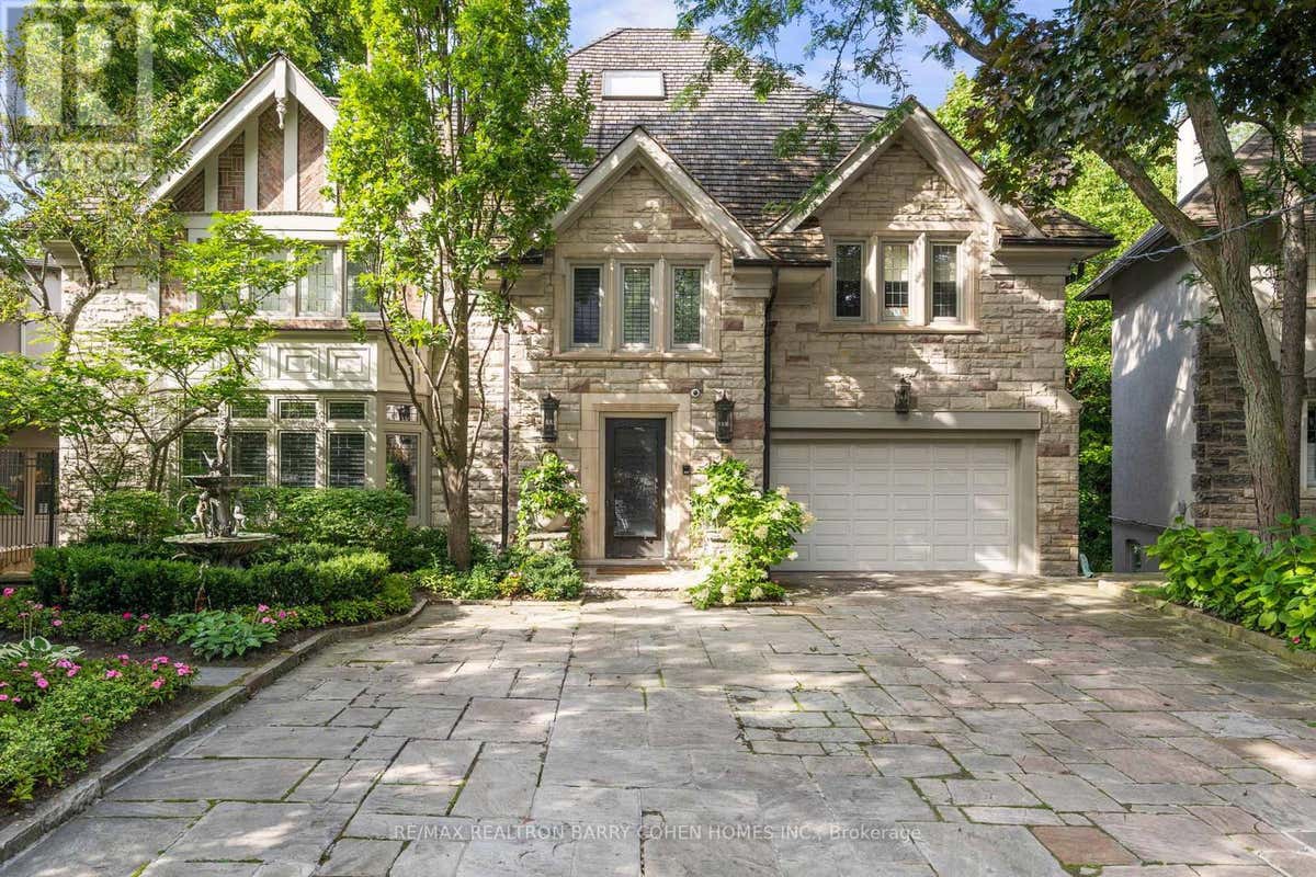 11 ORMSBY CRESCENT
