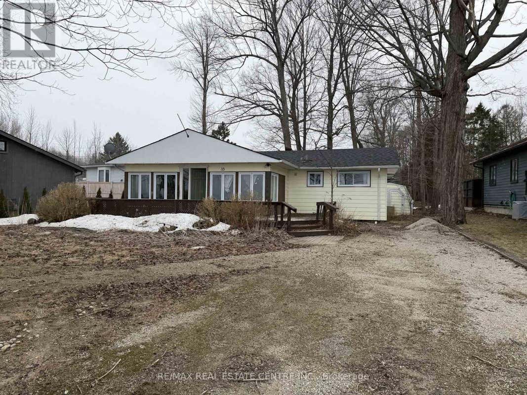 35 LAKESIDE AVENUE