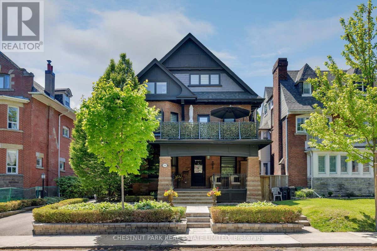 386 PALMERSTON BOULEVARD