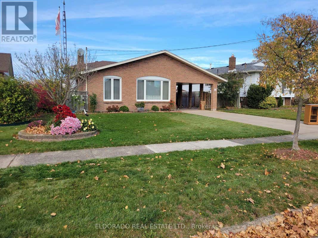 77 SHERMAN DRIVE, St. Catharines (443 Lakeport), ON L2N2L6 House For