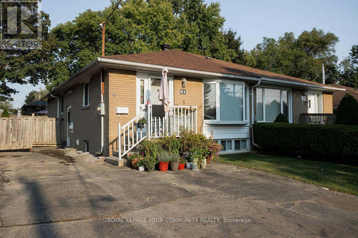 61 NEWBURY DRIVE, Newmarket (BristolLondon), ON L3Y4P9 House For Sale