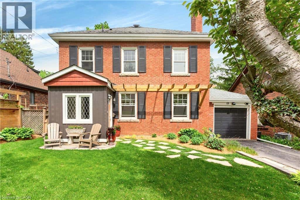 13 TWEEDSMUIR AVENUE