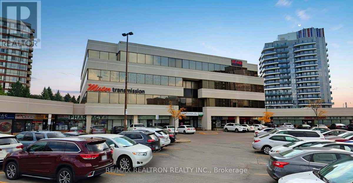 305 - 9555 YONGE STREET