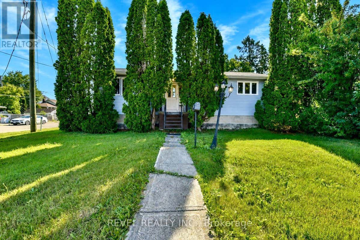 344 SPRUCE STREET N