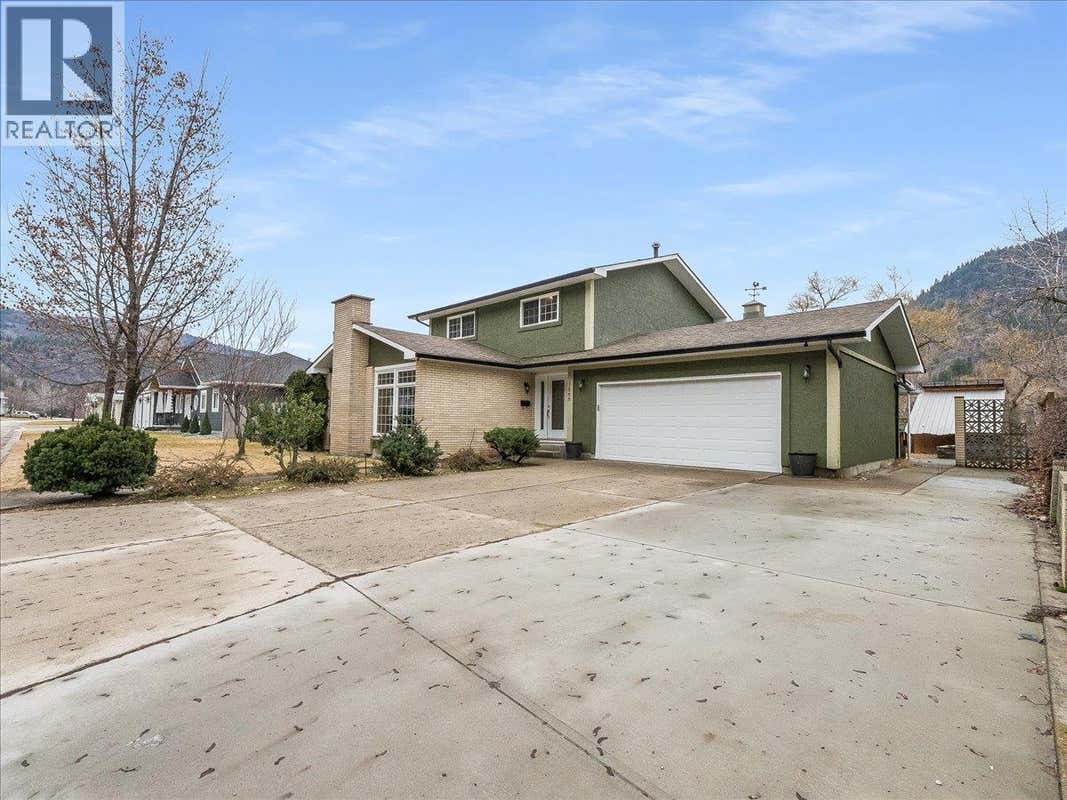 3866 CARNATION DRIVE