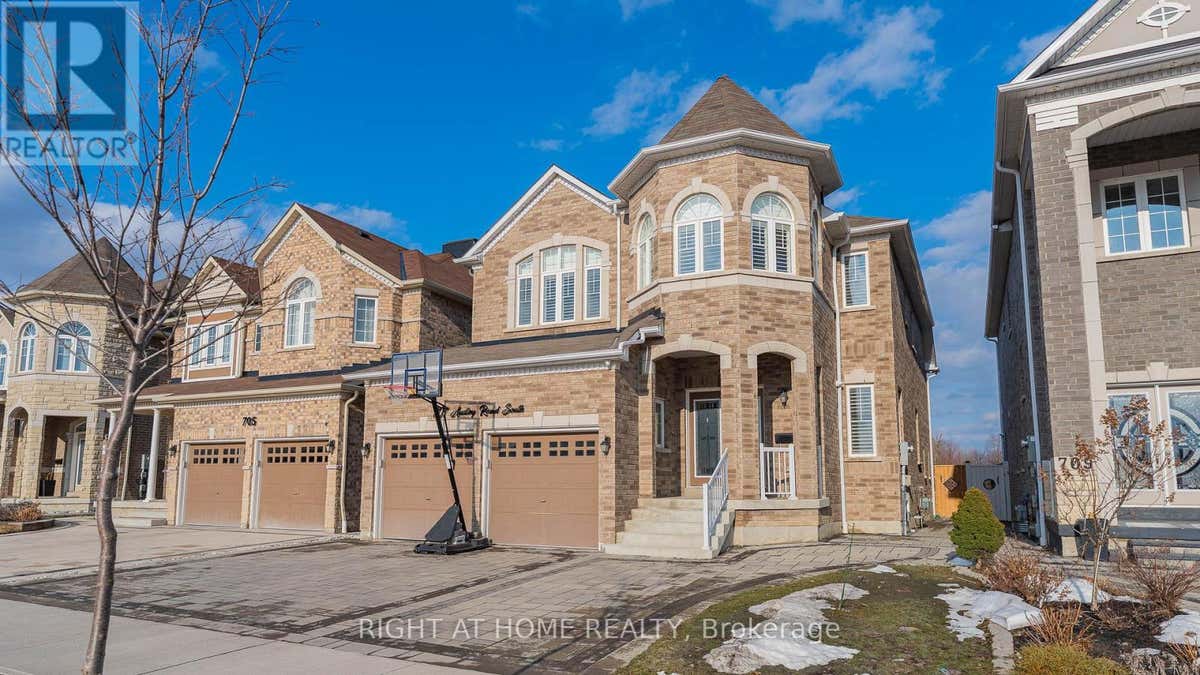 707 AUDLEY ROAD S