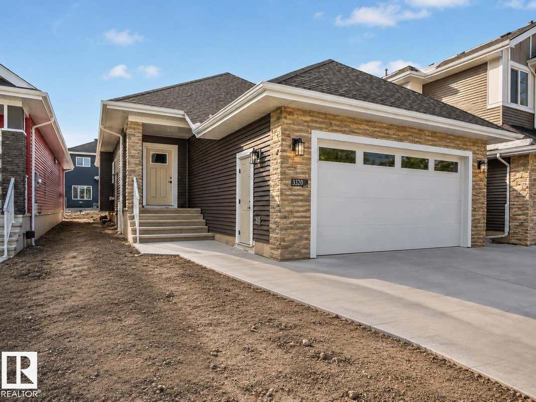 3320 CHICKADEE DR NW