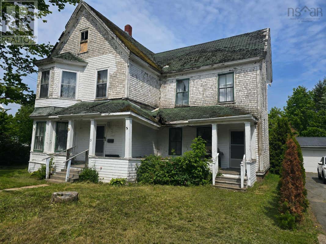 5 GEORGE STREET