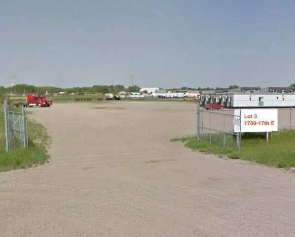 LOT 3 1700 17TH STREET E