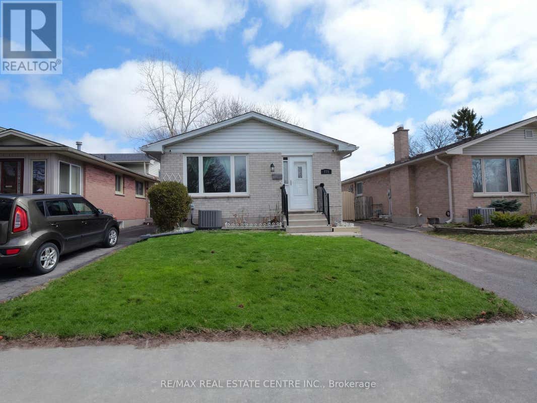 771 MONSARRAT AVENUE