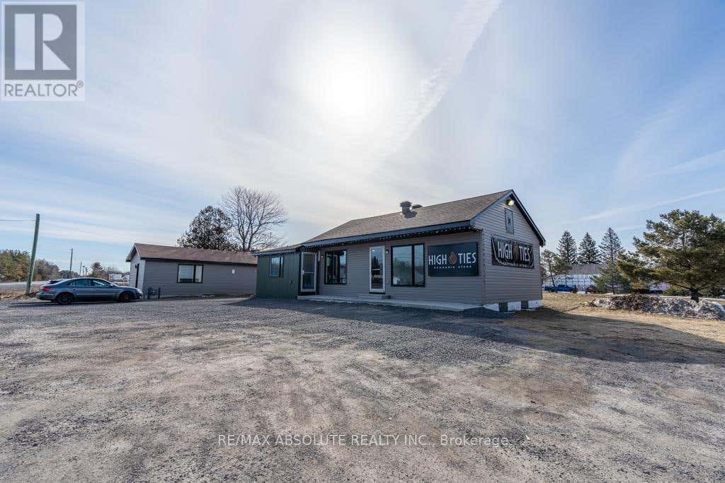 5785-5787 COUNTY RD 17 ROAD