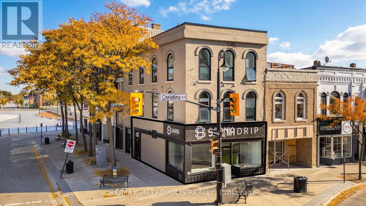 192 CHRISTINA STREET N