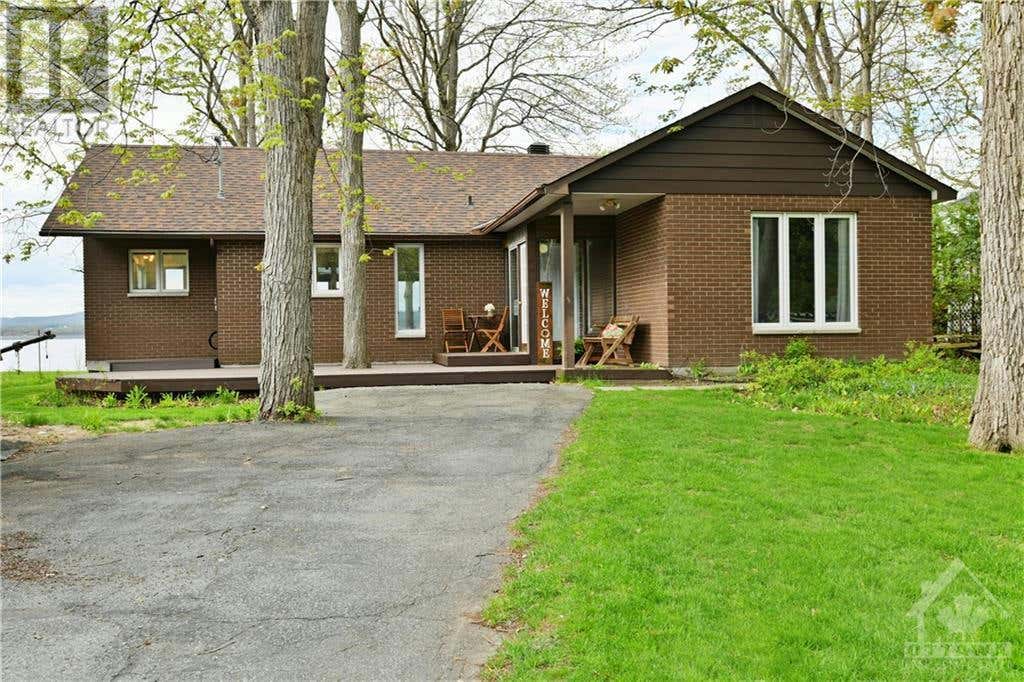 852 BAYVIEW Dr