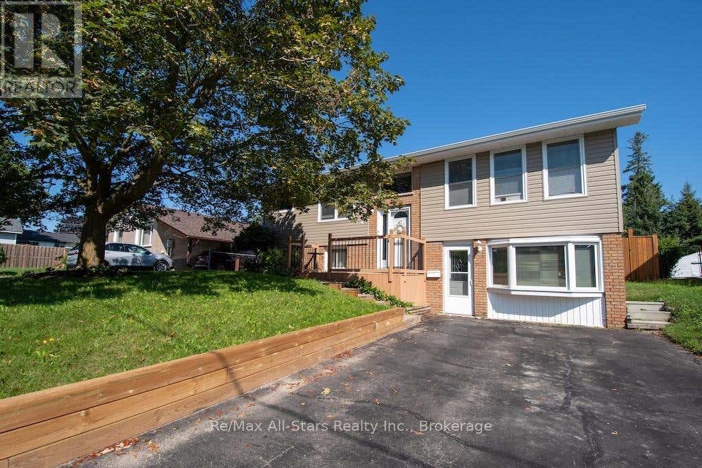 4 DANIEL COURT