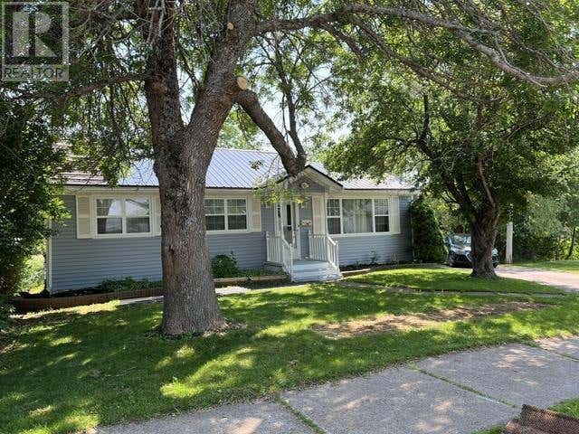 26 CRESCENT DRIVE