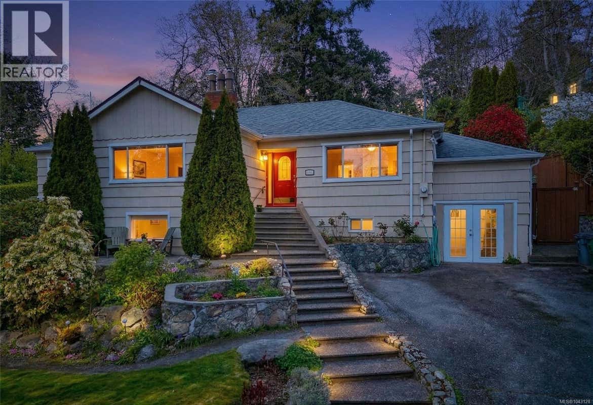 1184 CLOVELLY TERR