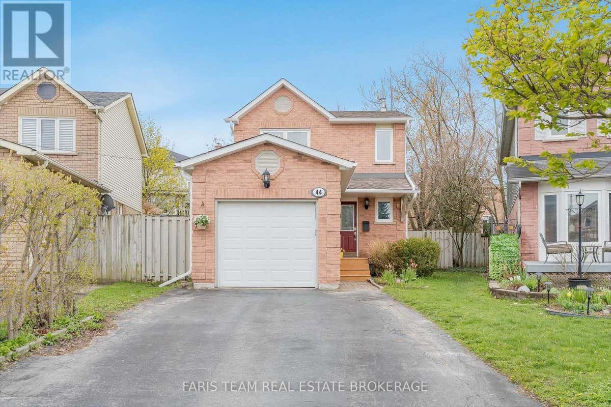 44 HADDEN CRESCENT
