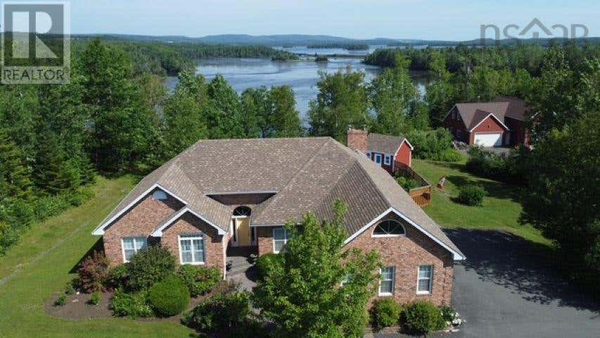 48 Village Lane, Southside Harbour