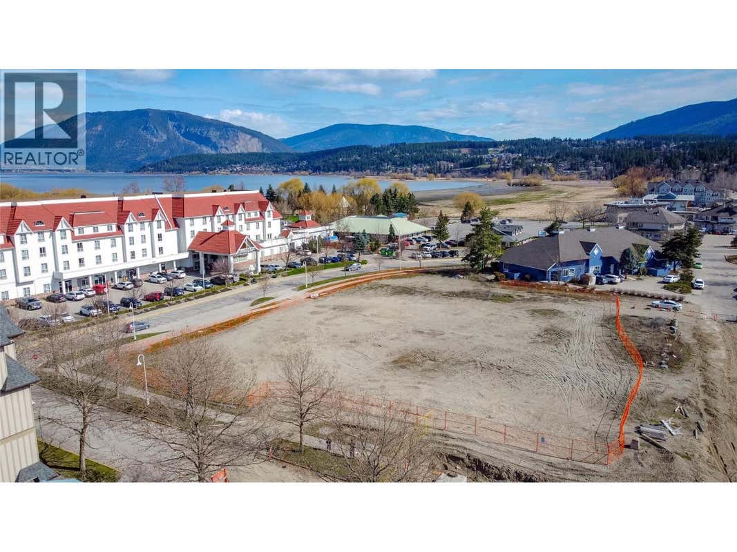 250 HARBOURFRONT DRIVE NE