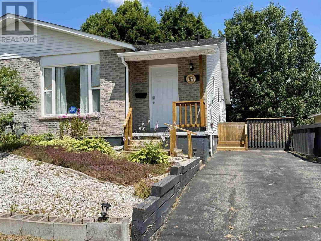136 FROBEL DR