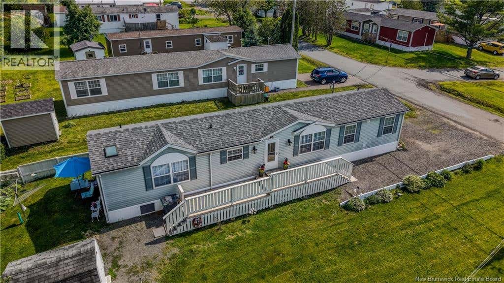 35 LUPIN AVENUE