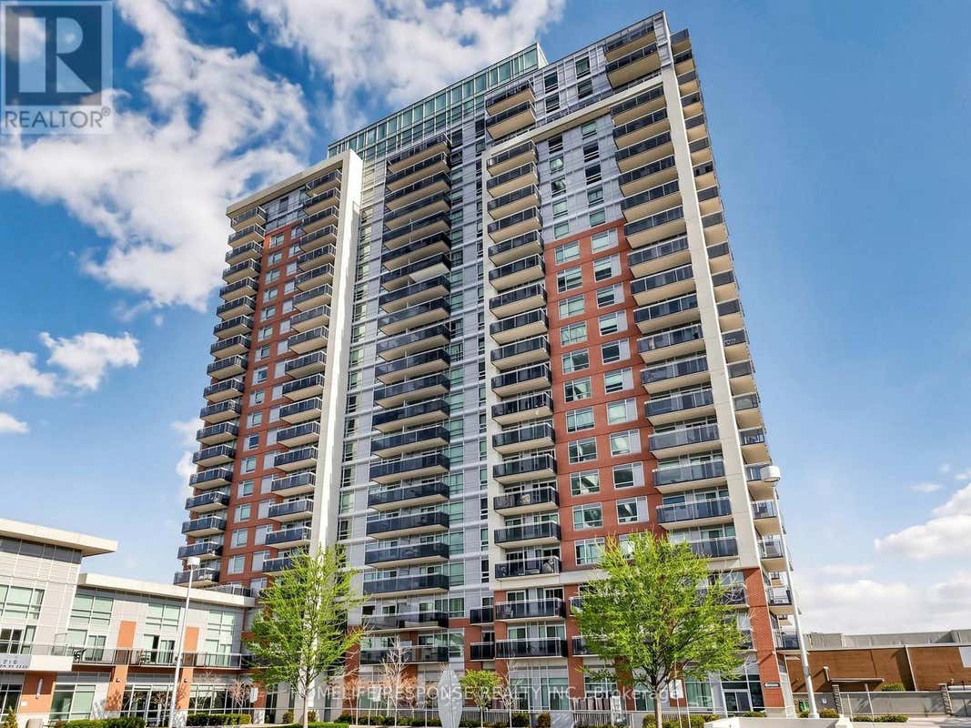 225 - 215 QUEEN STREET E