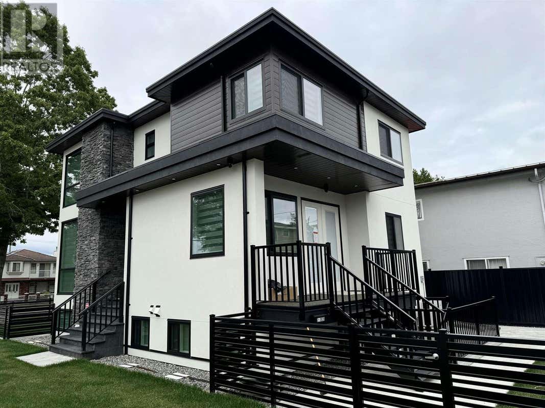 2 3820 KOOTENAY STREET, Vancouver, BC V5R1C6 Home For Rent RE/MAX