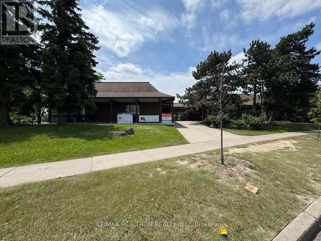 3 - 2630 KIPLING AVENUE